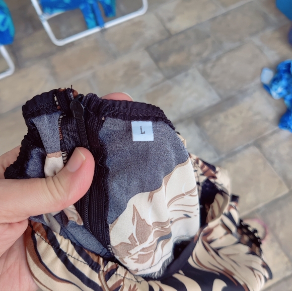 Lightweight Flirty Dress - Picture 8 of 8